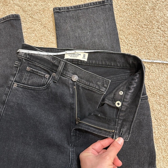 Abercrombie Ultra High Rise 90s Slim Straight Jean Crossover Waist - Black 24 - Picture 8 of 12